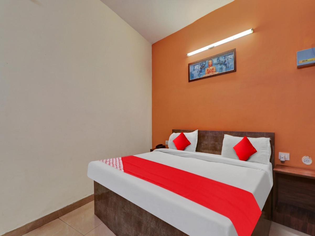 Oyo Flagship Sms Hotel 3*